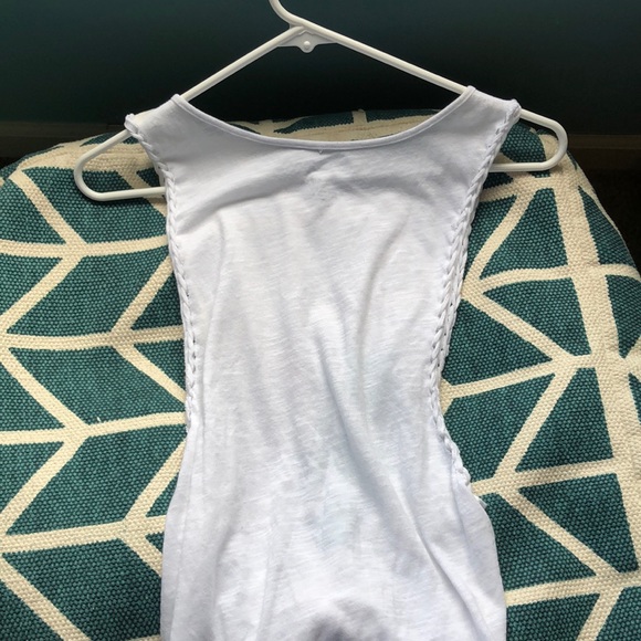 Summer tank top🌞🌺 - Picture 3 of 5